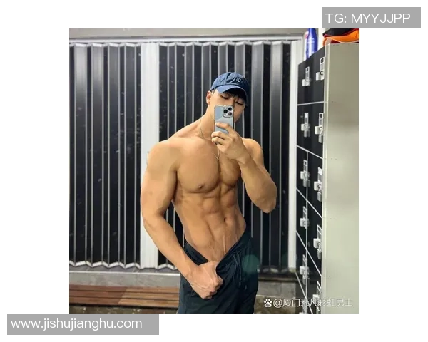 中国足球肌肉男球星盘点 揭秘他们的健身秘诀与场上表现 中国足球肌肉男球星盘点 揭秘他们的健身秘诀与场上表现