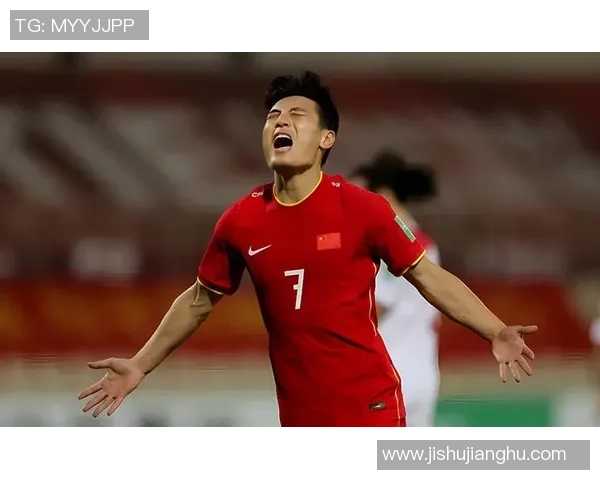 中国足球双星闪耀赛场 武磊与张稀哲引领新时代足球风潮 中国足球双星闪耀赛场 武磊与张稀哲引领新时代足球风潮