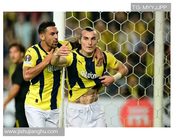 目前最火足球球星是谁引领全球足球潮流成就与争议并存 目前最火足球球星是谁引领全球足球潮流成就与争议并存